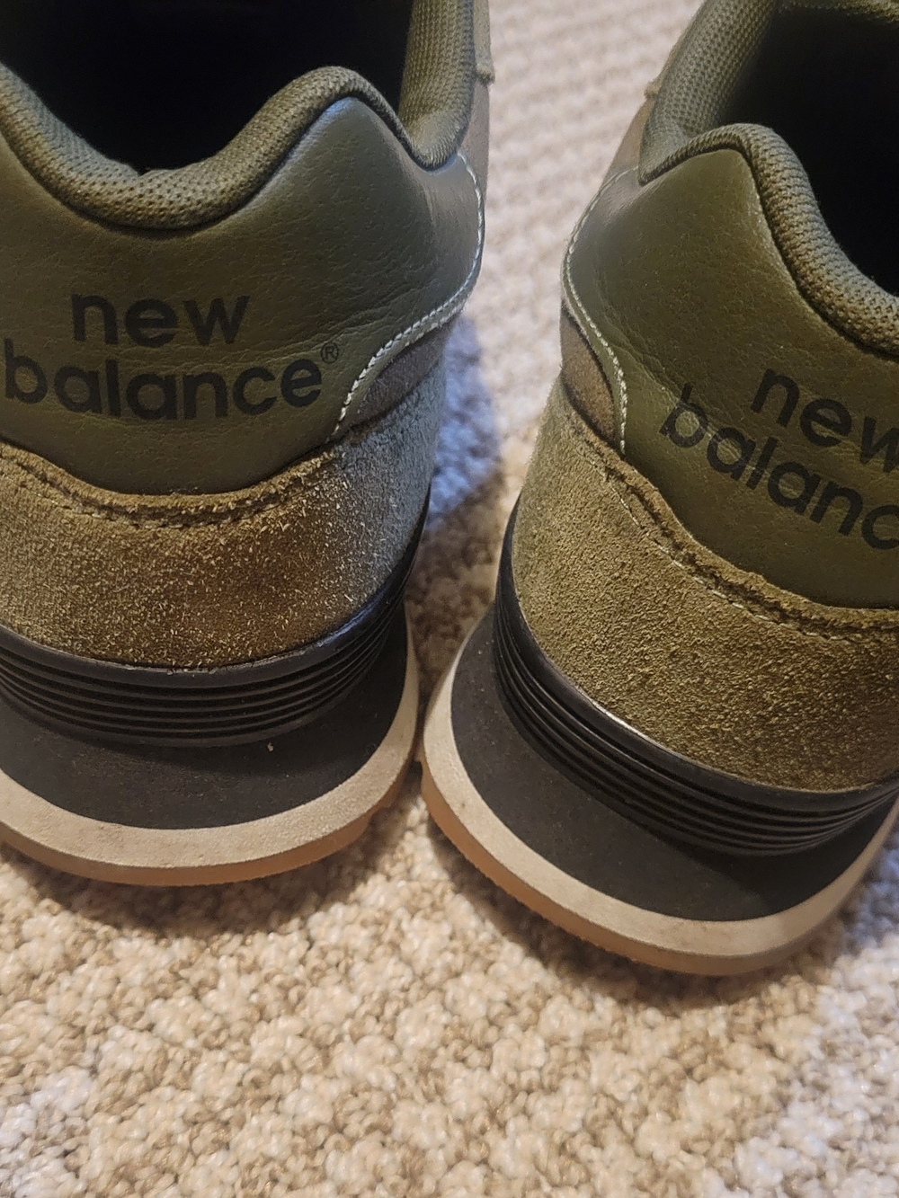 New Balance Men's Olive Green Suede Runner with Tan 'N' Accent - Picture 3 of 5